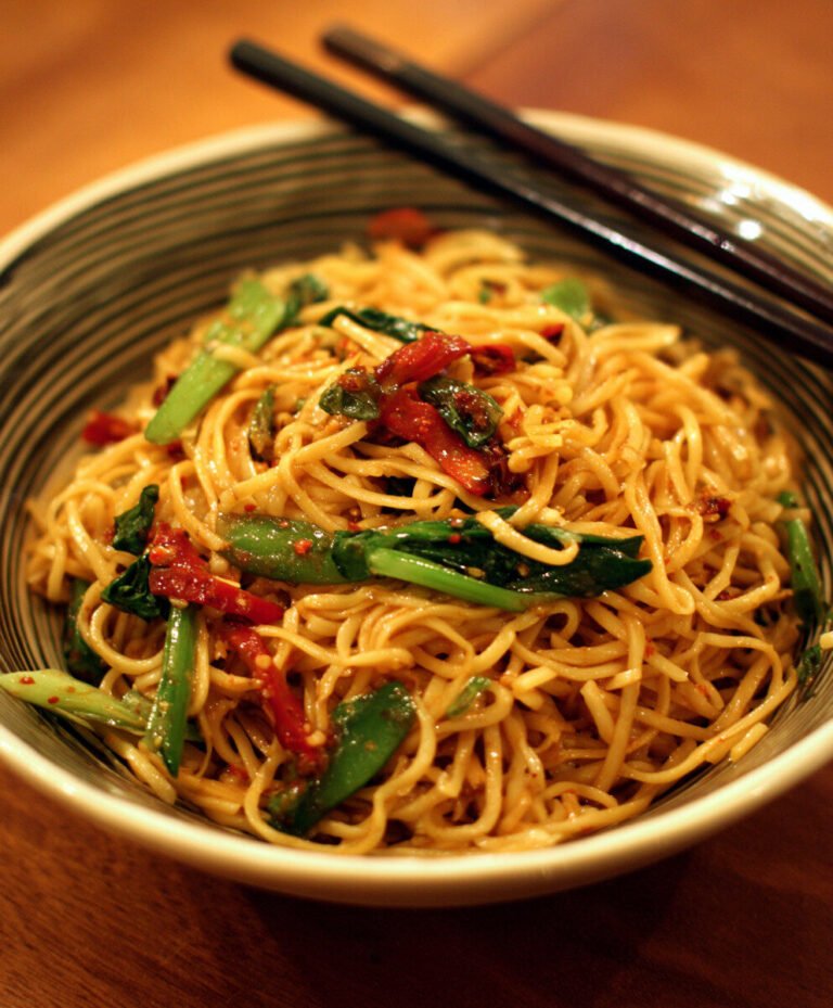 Easy 30-Minute Spicy Thai Noodles Recipe