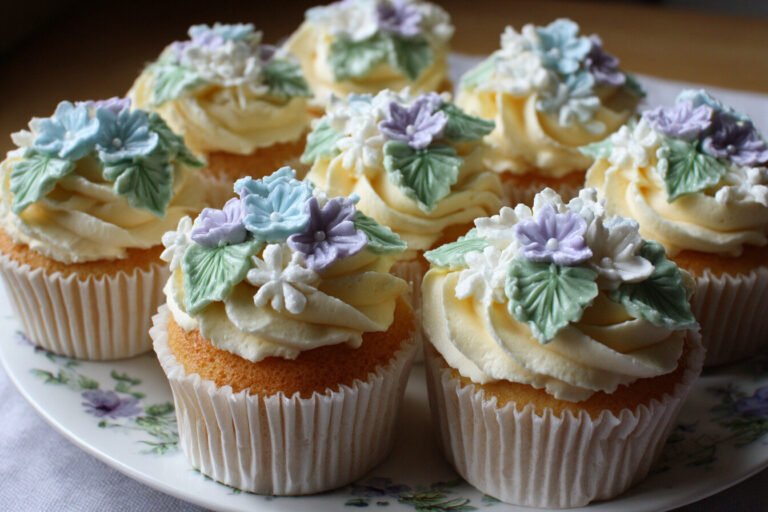 Homemade Vanilla Cupcakes with Buttercream Recipe