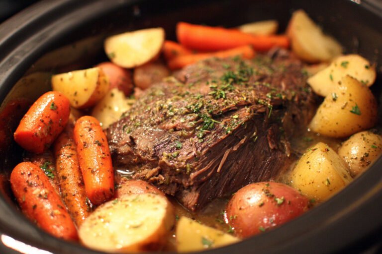 Crockpot Pot Roast with Carrots and Potatoes Recipe
