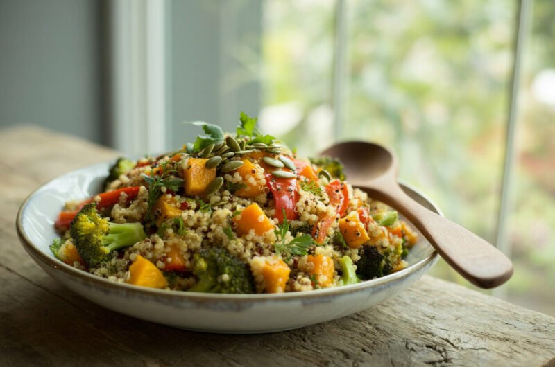 Easy Quinoa Salad with Roasted Veggies in 40 Minutes